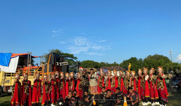 SMP Negeri 1 Kragan Meriahkan Karnaval Kecamatan Kragan HUT Ke-80 Kemerdekaan RI